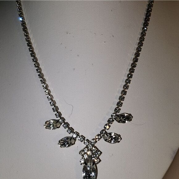 Vintage Elegant Silver Necklace with Crystal Accents 16" EUC!!! - Picture 8 of 8